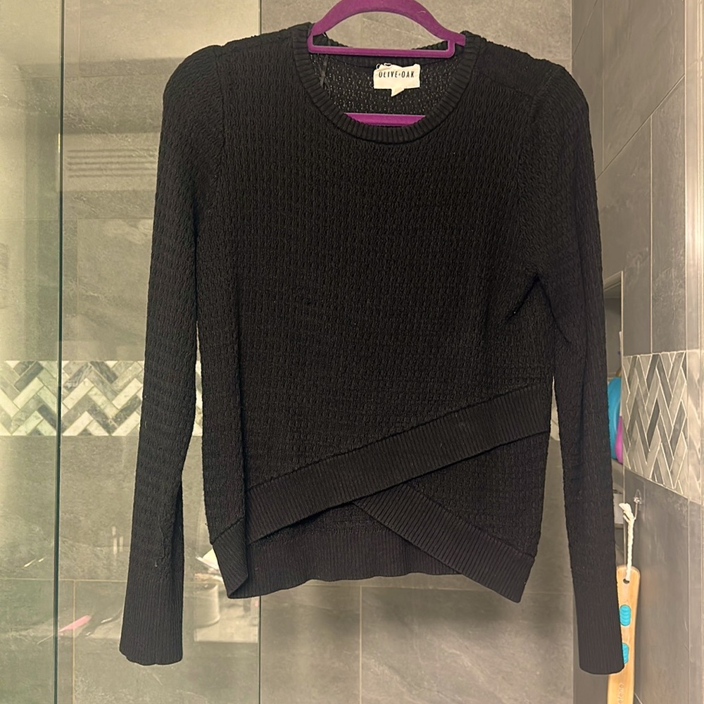 Olive & Oak black long sleeve sweater top. Size Small
